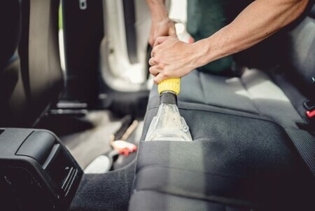 automobiliu cheminis valymas